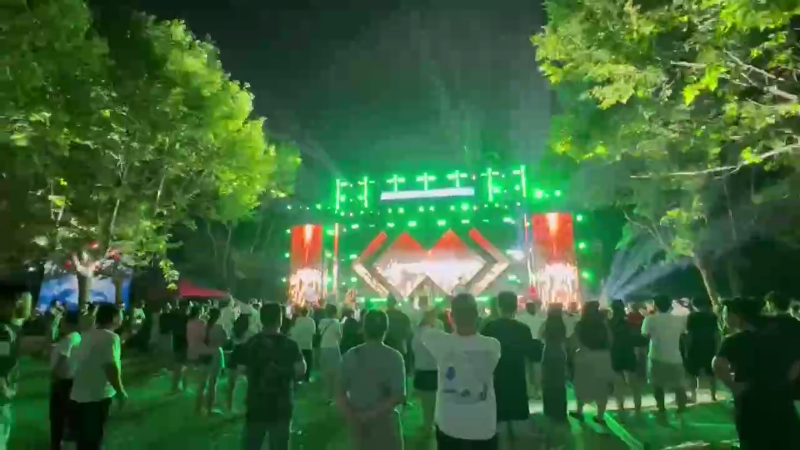 【社会广角】当电音遇上泼水节，一起嗨起来吧！