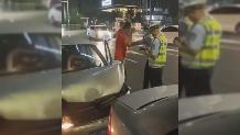 【社会广角】撞车 撒泼 所城里醉酒男子被刑拘